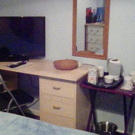 Bed & Breakfast Only - Not 24 Hour Lodging - Free Parking Truro Cornwall Buitenkant foto